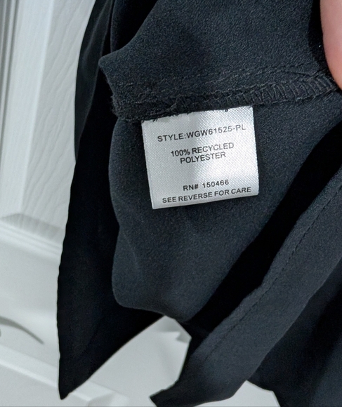 41 Hawthorn Black Sleeveless V-Neck Blouse in Size 1X - Picture 8 of 8